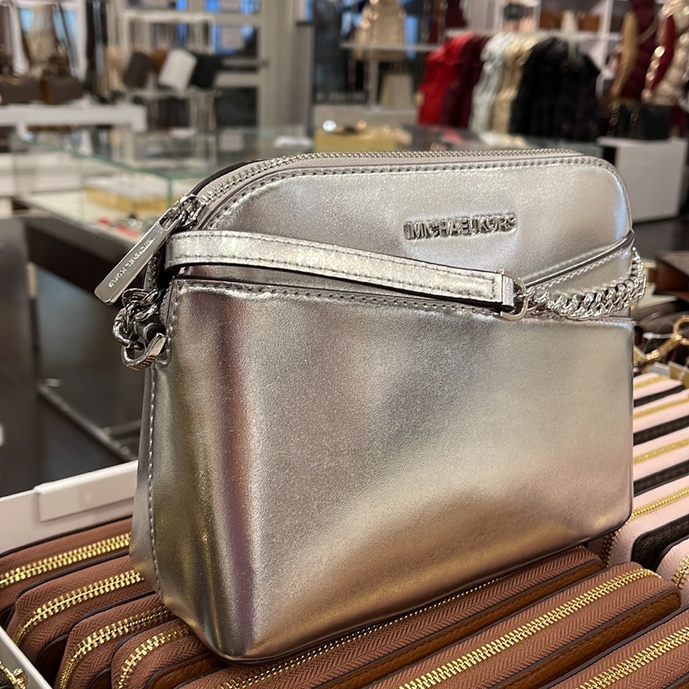 MICHAEL KORS Jet Set Medium Logo Dome Satchel
Silver XCROSS XBODY - Picture 15 of 16
